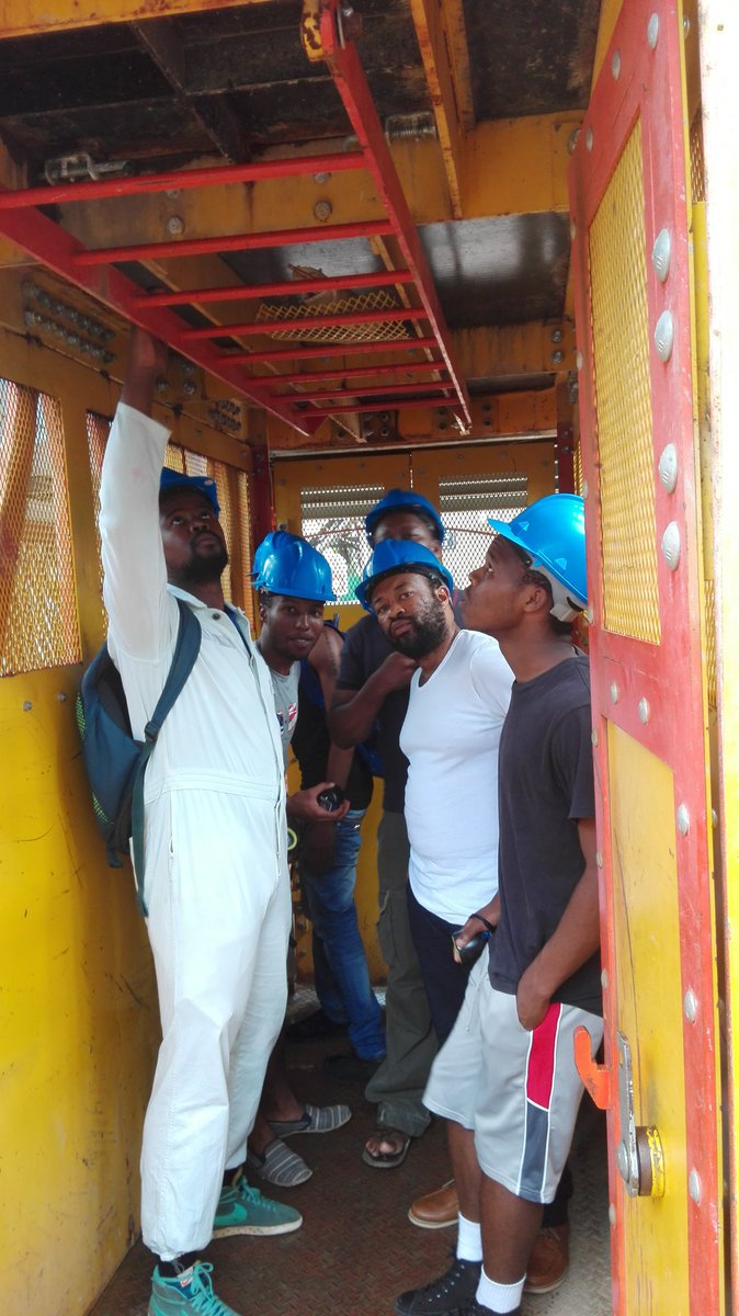The Cast of Egoli doing it for the love of theatre. #Egoli