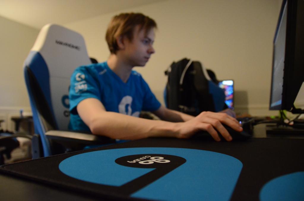 Logitech G Incarnati0nlol Has His G640 Mouse Pad Sales Support Cloud9gg So Pre Order Yours Here T Co Vwyvuxuyvo T Co 2ldja66ai9