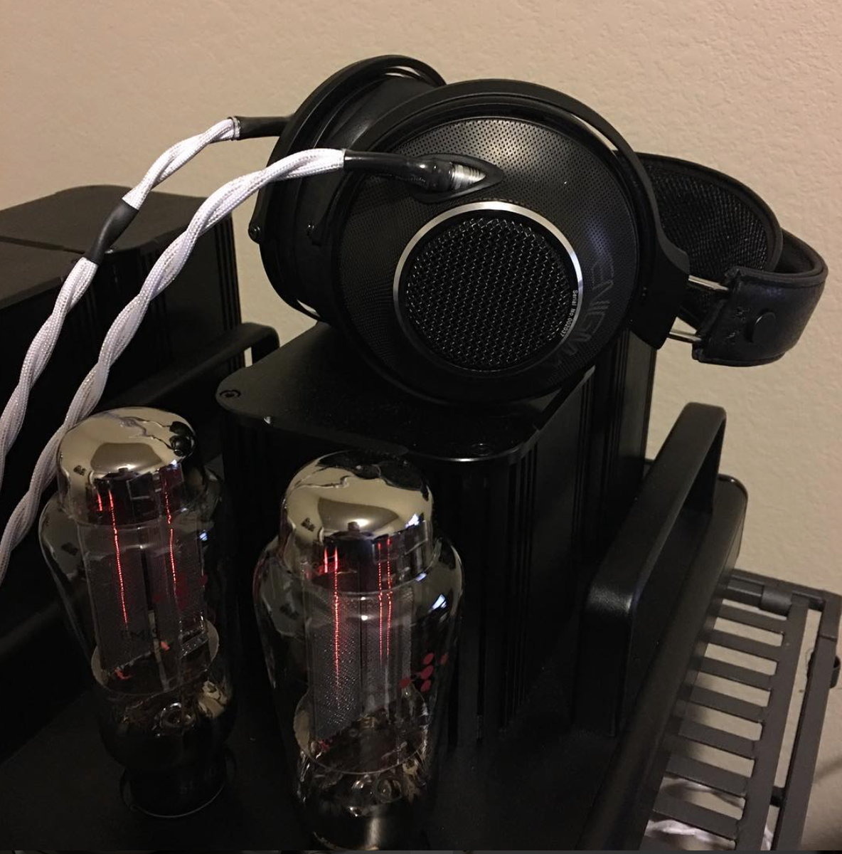 ENIGMAcoustics's tweet photo. Figure you'll appreciate this @MikeMercer #DharmaD1000 + #SilverComplement4 @dhc_audio absolutely amazing https://t.co/jPwBmE6Jlx