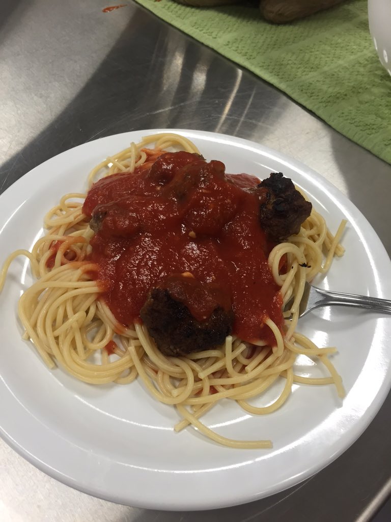 mrsmorganjhs's tweet photo. Foods I - homemade spaghetti sauce and meatballs last week!! https://t.co/VeJzwipMLI
