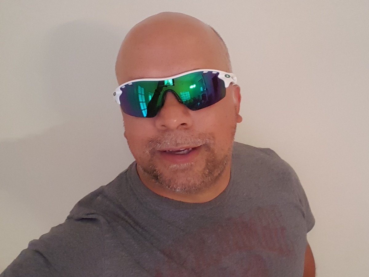 jeremyharris55's tweet photo. I love my brand new @oakley #RadarLocks...thanks very much @SethHulley! https://t.co/3dcpv2m7gi