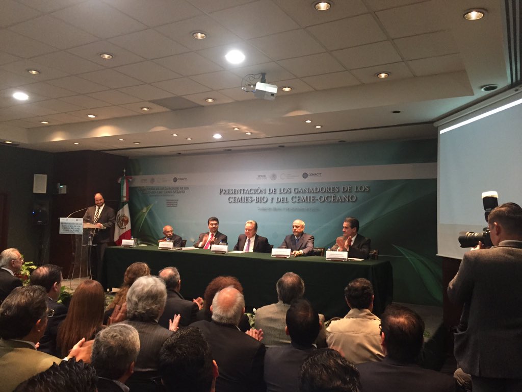 FSEnergetica's tweet photo. @SENER_mx y @Conacyt_MX presentan a los ganadores de #CEMIE Bio y Océano https://t.co/SOSrjbKVRJ