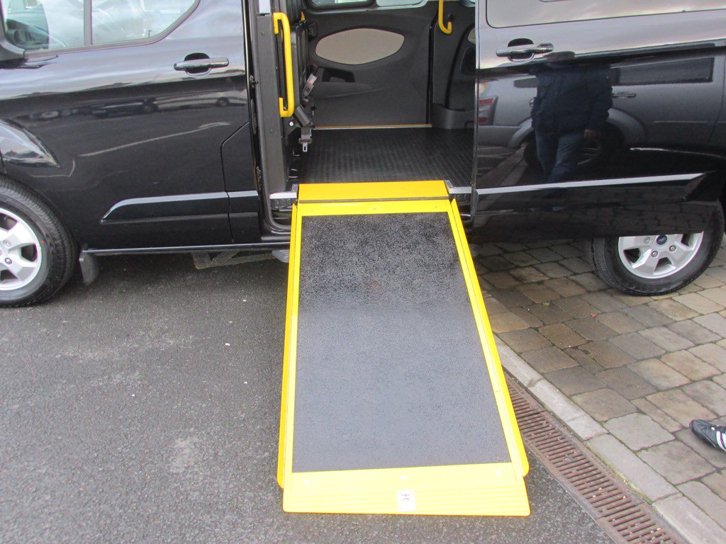 Fordvanstaxis's tweet image. Benfield Ford's latest Taxi customer taking delivery of his Tourneo Taxi Mr Barry Winter #taxi