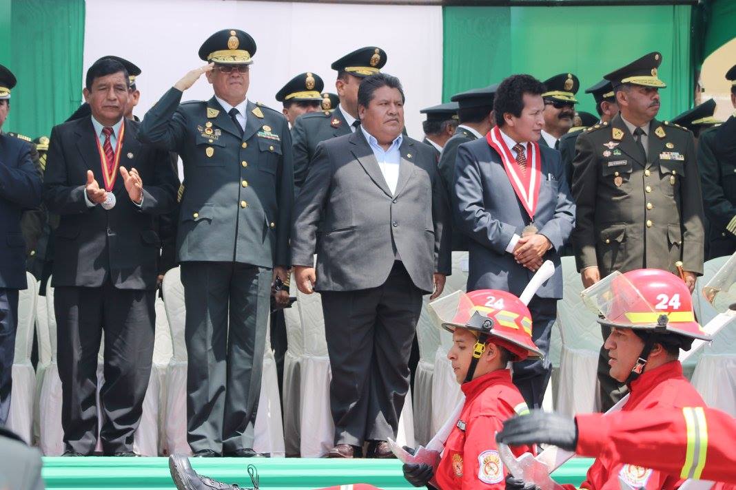 #Fotos►En el desfile por la unificación de la Policía, Ley Nº 24949 el 6 de diciembre de 1998, creándose la PNP.