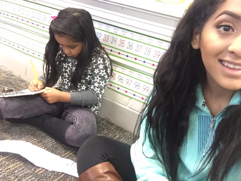 mel_r1823's tweet photo. I had the chance to work with my kiddos individually☺️😘😘 #RHSteachingintern @reese_teach https://t.co/SjpSyMHu1b