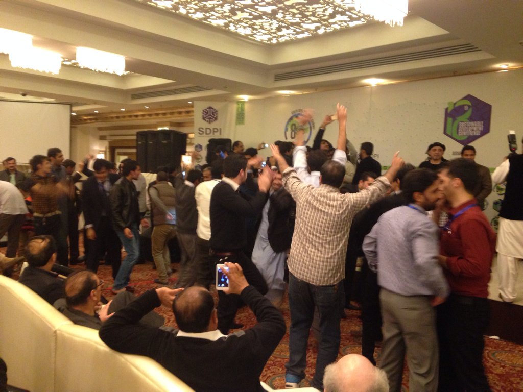 umashankarsingh's tweet photo. Thus Pakistan dances at night! https://t.co/kgBjCHFNIU