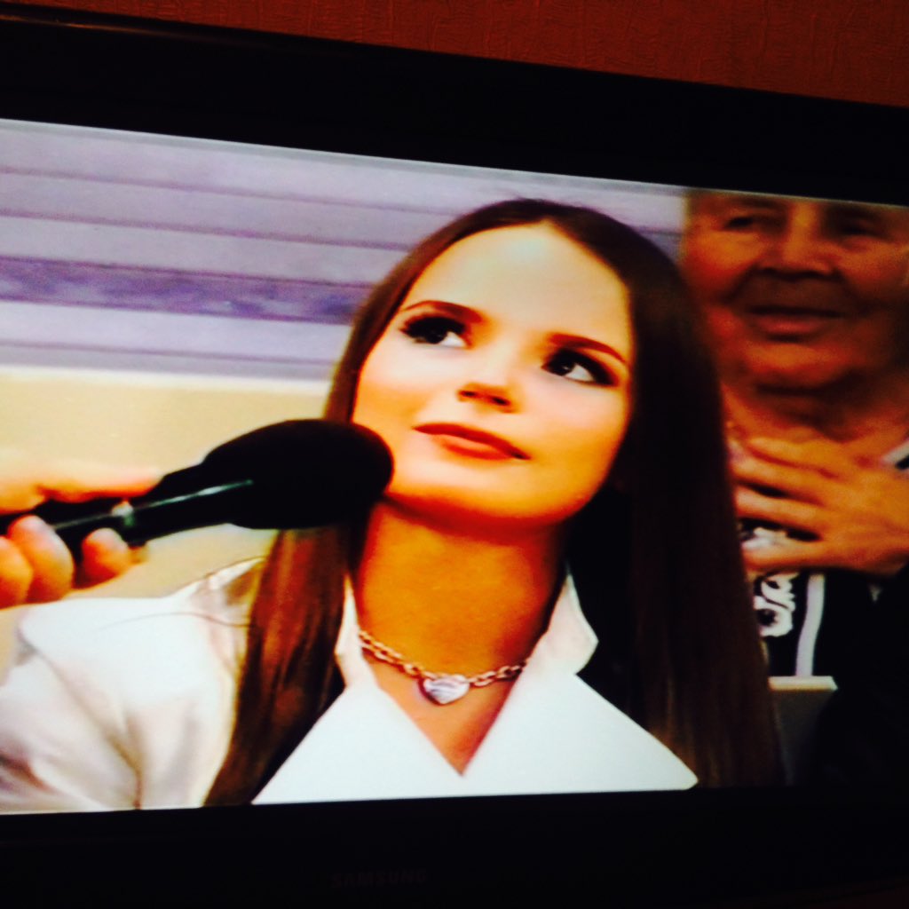 rogova234's tweet photo. То чувство , когда включила 1 канал , и увидела Пашу и Сашу 😅👌✨💁💜 @SashaSpilberg @Pasha_Mickey https://t.co/0tgwCZUEiv