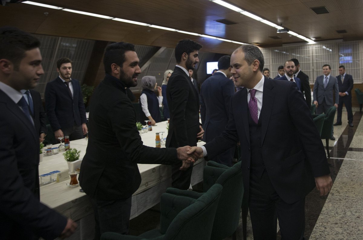 ackilic76's tweet photo. Marmara Üniversitesi Öğrenci Konseyi ve Öğrenci Kulüplerinden genç kardeşlerimizle bir araya geldik. https://t.co/ySsc4U76h3