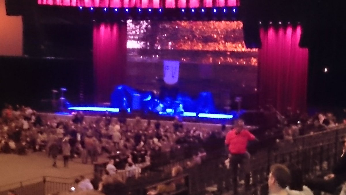 AAcidland's tweet image. Florence and the machine 
Sport paleis Antwerp tonight.