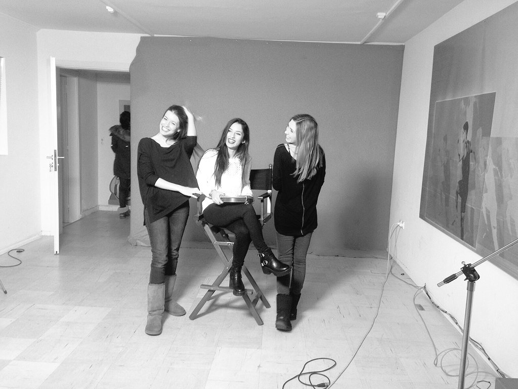 ElisavetVl's tweet photo. That's how we do it!! #ADandPRLab #project  #photoshooting #backstage @tsakarestou https://t.co/W9wxEhze7R