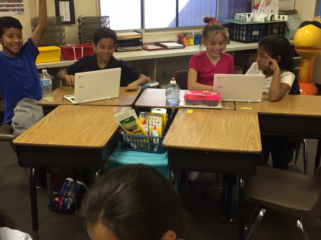 olivestreetaesd's tweet photo. Jaguars participating in Hour of Code Activities #OliveStHOC @hourofcode https://t.co/mYNLsFKAIS