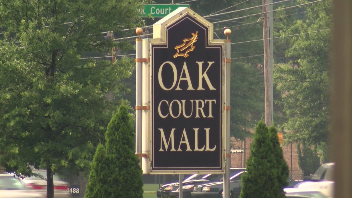 Shooting at the Oak Court Mall in Memphis Shooting at the Oak Court Mall in Memphis