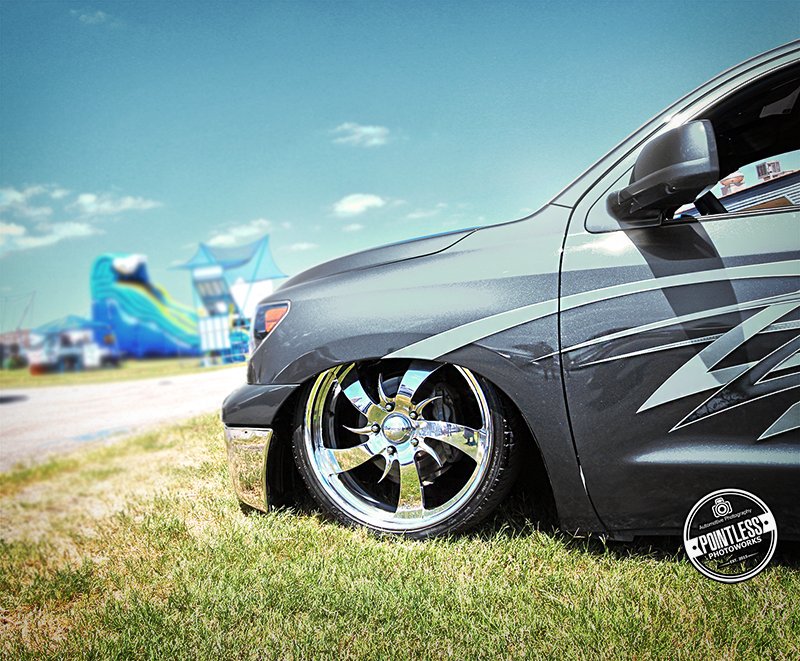RobertDipNiro's tweet photo. #wheelwednesday x #Tundra x #Swift x #ColorChangingClick https://t.co/Gyk5nahyba