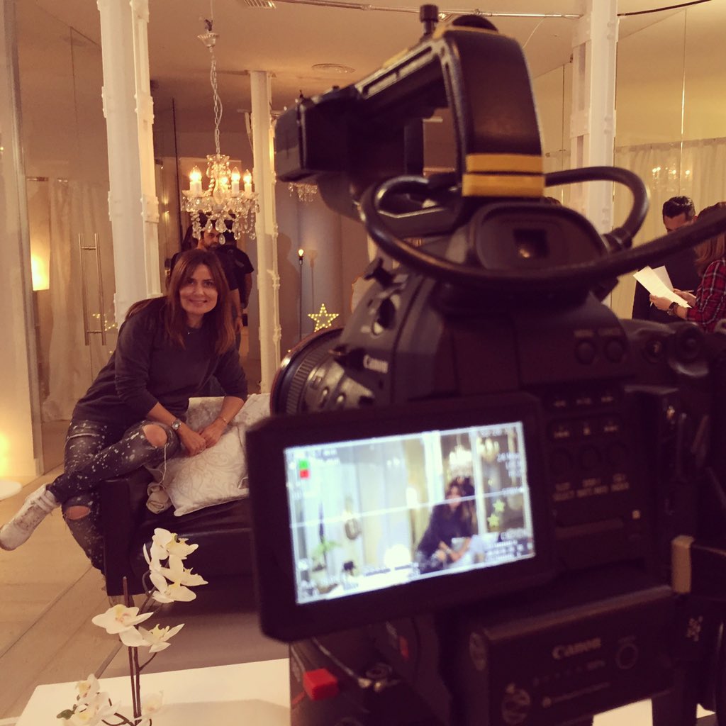 EvaEscolano's tweet image. Probando luces #grabamos #programaTV #work #makeup