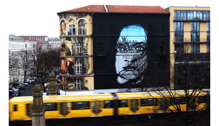 A social media survey of the most popular street art of 2015
huffingtonpost.com/jaime-rojo-ste… <a href="/IhaveShortPants/">IhaveShortPants</a> <a href="/marikasc/">Marika Shioiri-Clark</a>