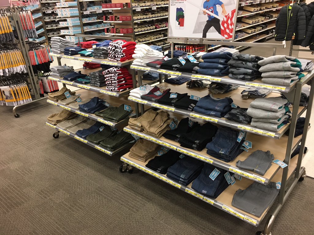STL1106's tweet photo. My Softlines TM put her foot in this infants zone! #FancyBags #D346TGIF @RoryD346 #Fleekness https://t.co/04PlwM4xcx
