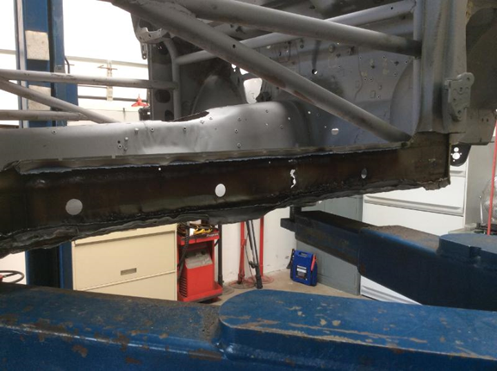 claude_hoffman's tweet photo. Off with the old on with the new. It amazes me that people would jack the car up for years on the lower pinch welds. https://t.co/pyyIYsO8Y6