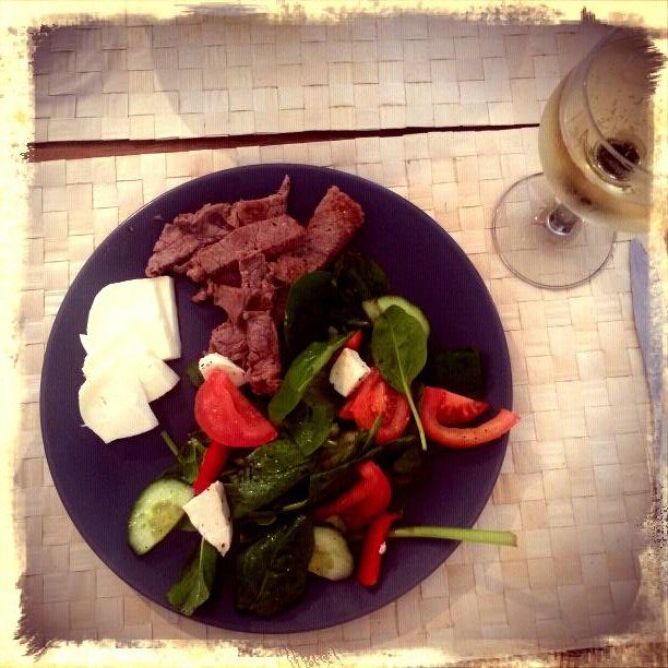 HowChicStyling's tweet image. Steak and salad. Plus bubbles of course! Best lunch ever. #popfizzclink