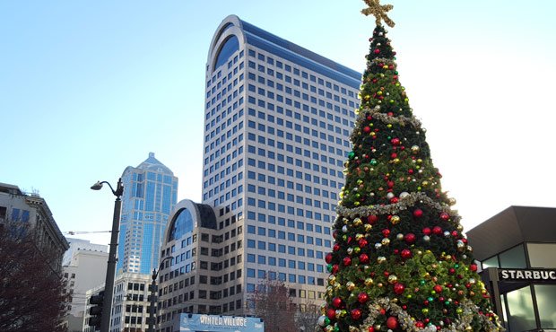 Mynorthwest's tweet photo. .@VisitSeattle and discover lots of holiday cheer! #HolidayMap https://t.co/qF77Xt54n9 https://t.co/2zkXMcZj1F
