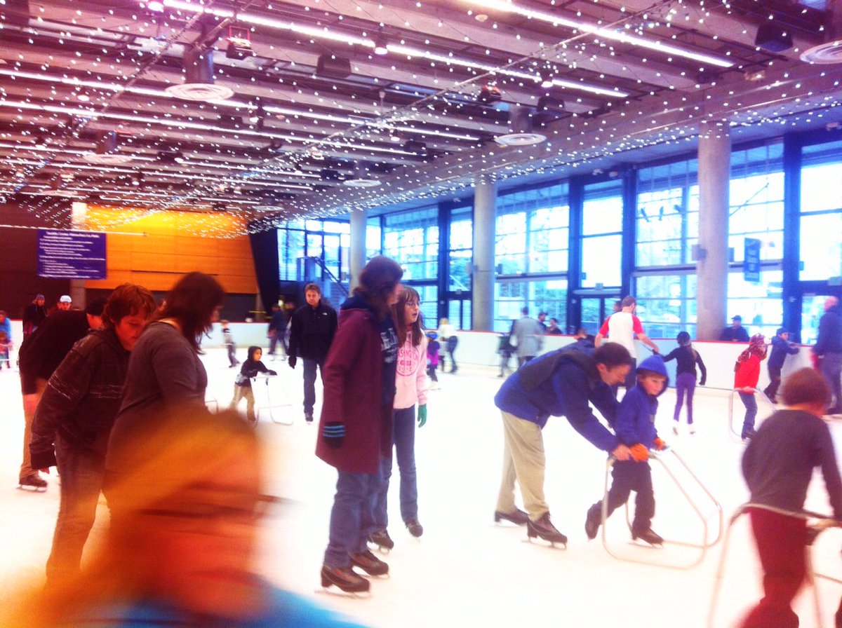 seattlecenter's tweet photo. Note: #Winterfest Ice Rink is open 
Sun-Thurs 11-8 &amp; Fri-Sat 11-10 
$7 adults $5 ages 6-12 $2 5 &amp; under. Cash only. https://t.co/brW48dkm8G