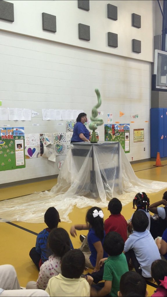 CobbElem's tweet photo. Kinder 1st and 2nd grade learned about chemical reactions today by making Elephant Toothpaste, thank you Ms. Irvin https://t.co/2j5FOjoE3c