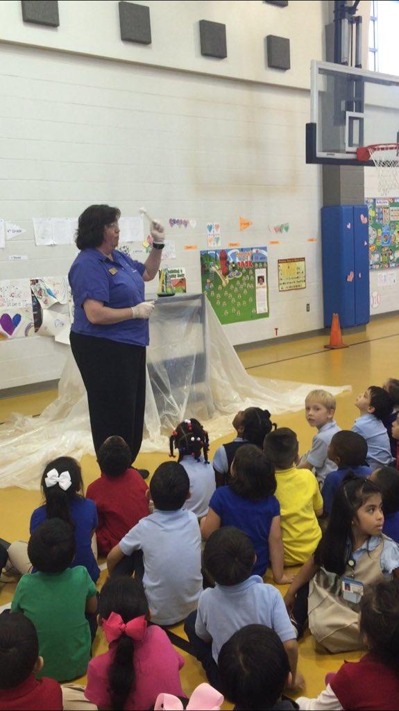 CobbElem's tweet photo. Kinder 1st and 2nd grade learned about chemical reactions today by making Elephant Toothpaste, thank you Ms. Irvin https://t.co/2j5FOjoE3c