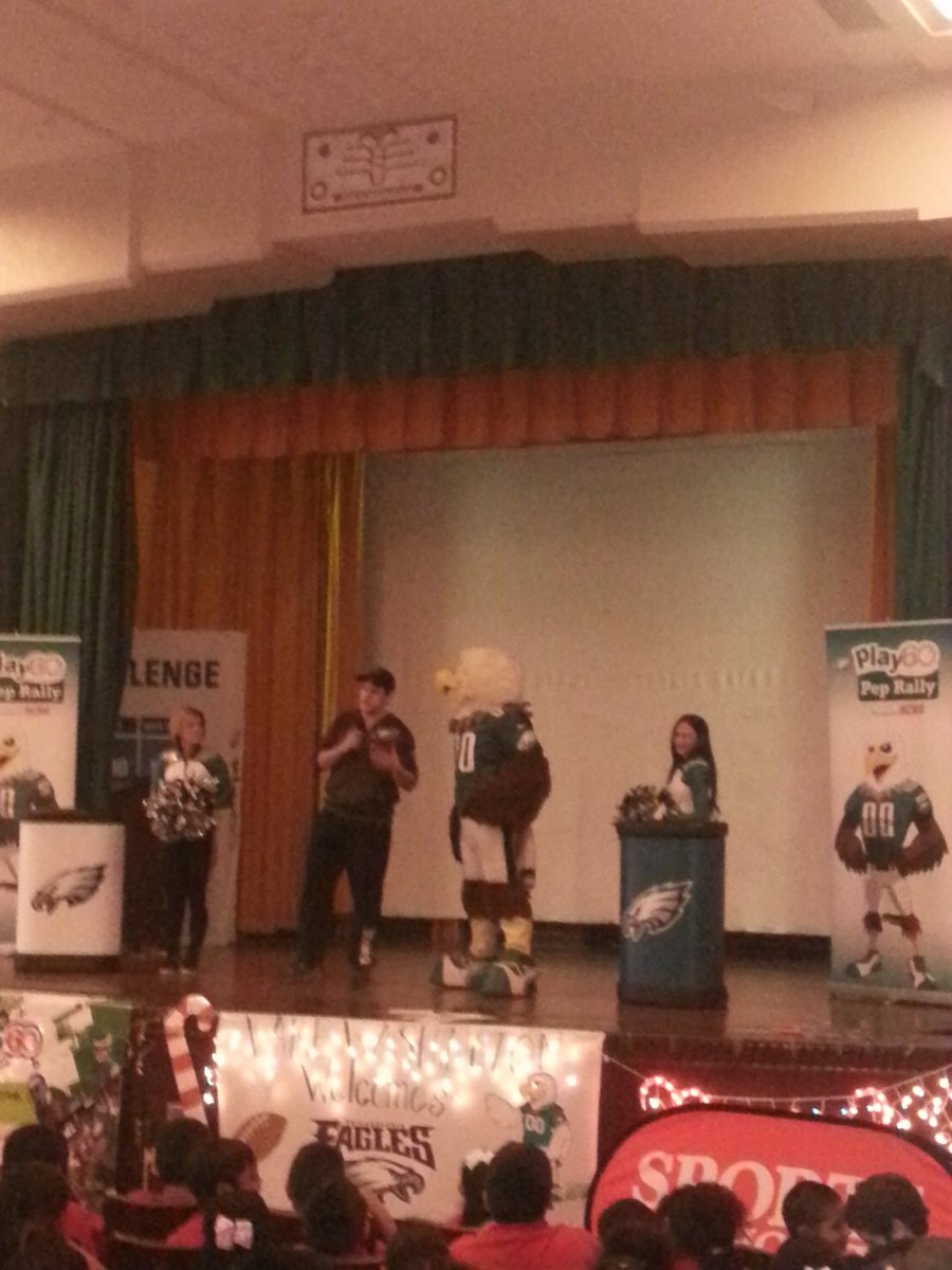 VareWashington's tweet photo. @Eagles Play 60 Assembly! 
#VWwins https://t.co/PvyCB8cxRt