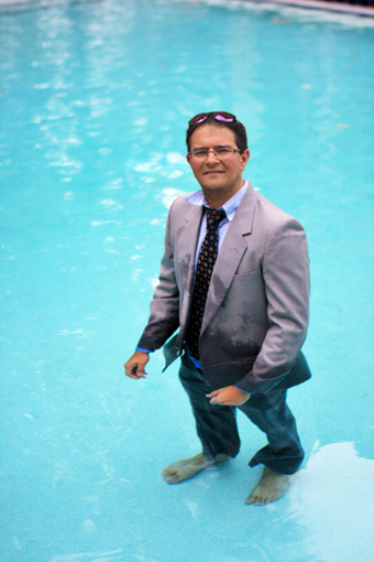 RussosSlacks's tweet photo. @Russostrib getting in some quality hotel pool time in sunny AZ. #SlacksAllDay ( @SouhanStrib @MalePatternPod ) https://t.co/1ncH4WLHxB