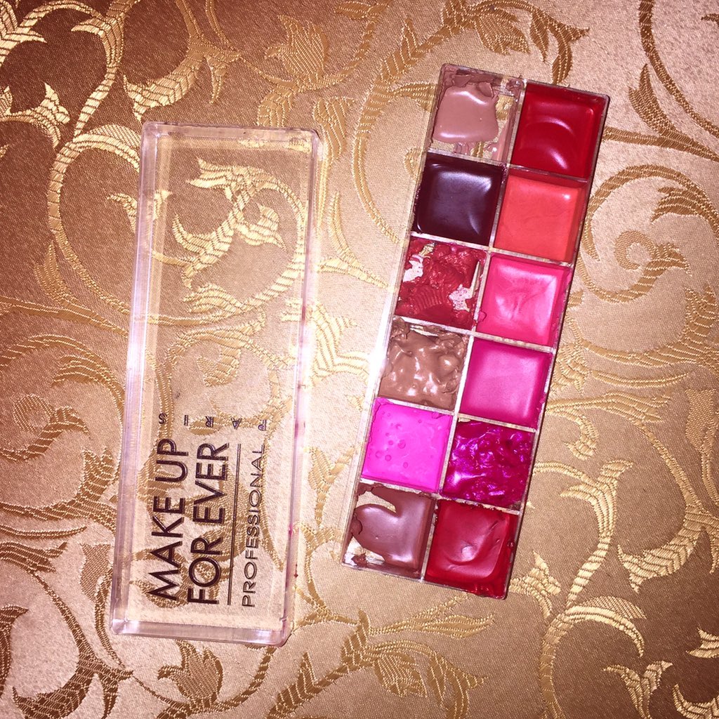 JadeMullett's tweet photo. Melt your Lipsticks 💄 check out https://t.co/1tEzJPoCel for more info 💋 #makeupforever #lipcase https://t.co/TmEALDO8gc