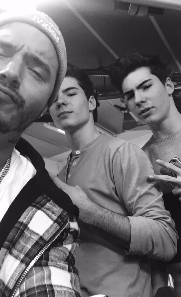 DanieloviedoM's tweet photo. 💥UN PLACER CONOCERTE   @JBALVIN ESPERO QUE TE GUSTE NUESTRA TIERRA 💥 https://t.co/X3rmtCVSJA