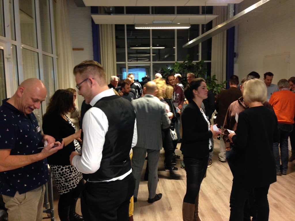 ZeelandBusiness's tweet image. Volop #netwerken tijdens het #startersnetwerk