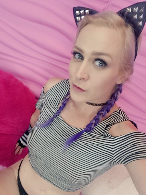 Solo show! Cum play with this bad kiitty! #onlinenow #webcamwednesday https://t.co/YwTkyYuov4  @EliteCamPromos