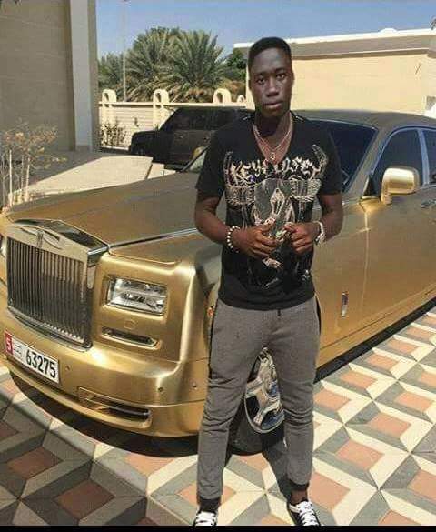 deGraftAyala's tweet photo. Maybe this guy sold the Rolls Royce to  @ASAMOAH_GYAN3 😂😂😂😂😂😂😂 https://t.co/WAWHz7VSxk