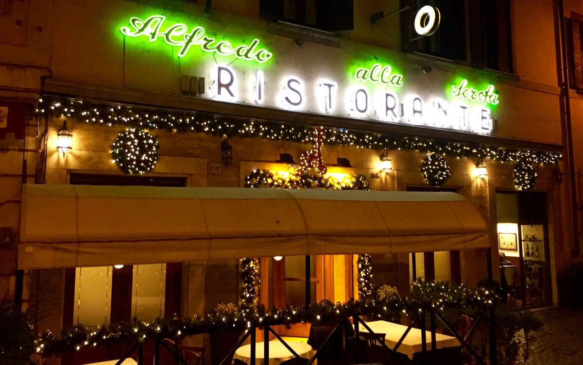 Alfredo_Scrofa's tweet photo. Santa Claus is coming to Alfredo alla Scrofa!
Book your table now, it's fast and easy!
https://t.co/rqVcNQeLoi https://t.co/hC42wdFwIt