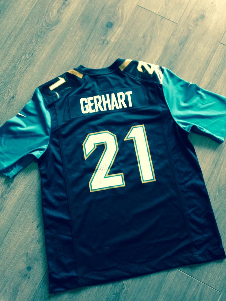 JaguarsUKandIE's tweet photo. One more giveaway! Follow and RT and this signed Toby Gerhart jersey could be yours! Merry Christmas! 🎄🎁 #BeJaguars https://t.co/BeQo02TAUV