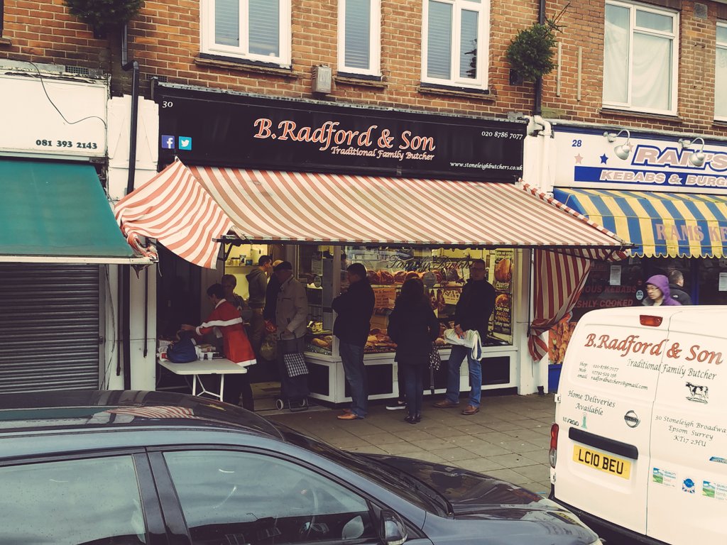 Neiladamknight's tweet photo. The usual #ChristmasEve morning @RadfordButchers #family #festive #bestmeataround #appledore #turkey #turduckin https://t.co/opbSpYEHfI