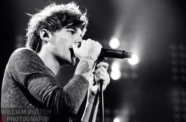 OTRAmpls's tweet photo. He's 24! Crazy. Love ya always, Tomlinson. Even though ya tend to piss me off❤️ @Louis_Tomlinson #HappyBirthdayLouis https://t.co/kHuhETagny