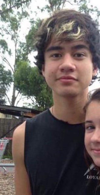 5SOS_Daily's tweet photo. Dec 23 2014 vs 2015 HFS!! https://t.co/pxgxcbb4ZK