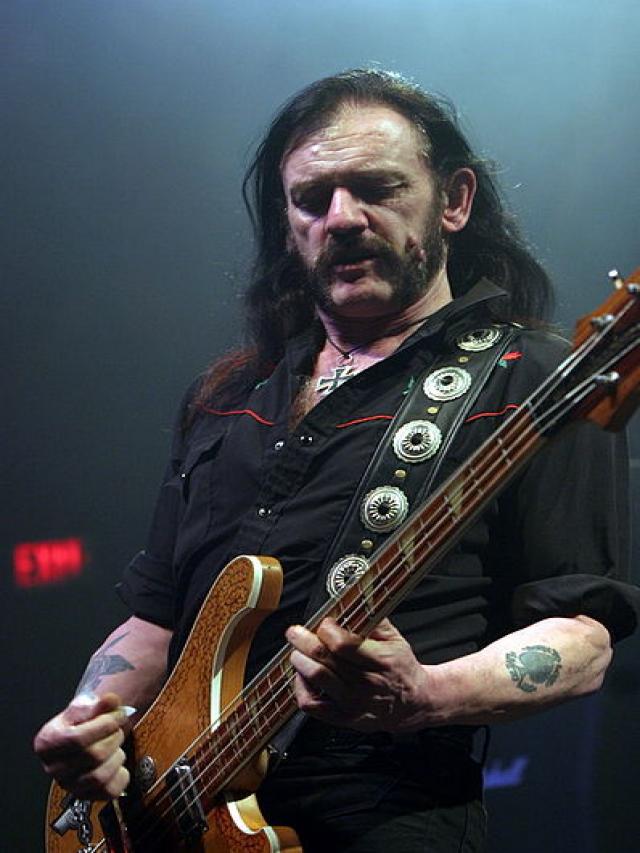  Hands down and happy birthday...
Long live Lemmy Kilmister Motörhead !!! 