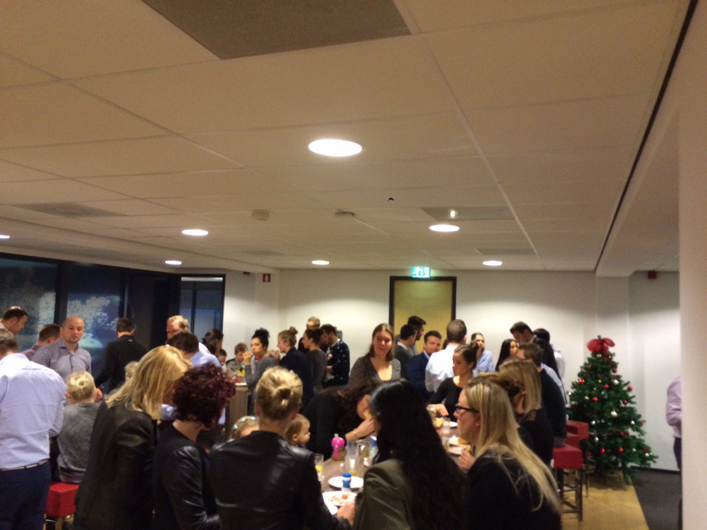 R_Maessen's tweet photo. Gezellig kerstontbijt met @personato en familie! https://t.co/Z4EccH15oD