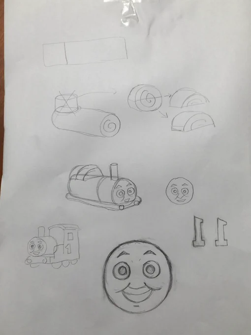 ブッシュドノエルを見てたら機関車に見えてきたのでブッシュドノエルでトーマスを作ろう!ということで設計図と下絵。 
