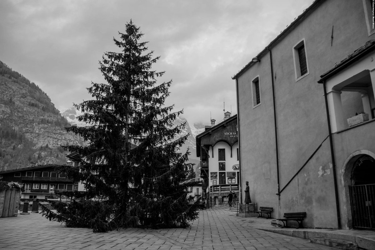 [Buongiorno #Courmayeur]
Buona vigilia di Natale a tutti!!!
Alle 16.30 in piazza Abbé Henry con #BabboNatale