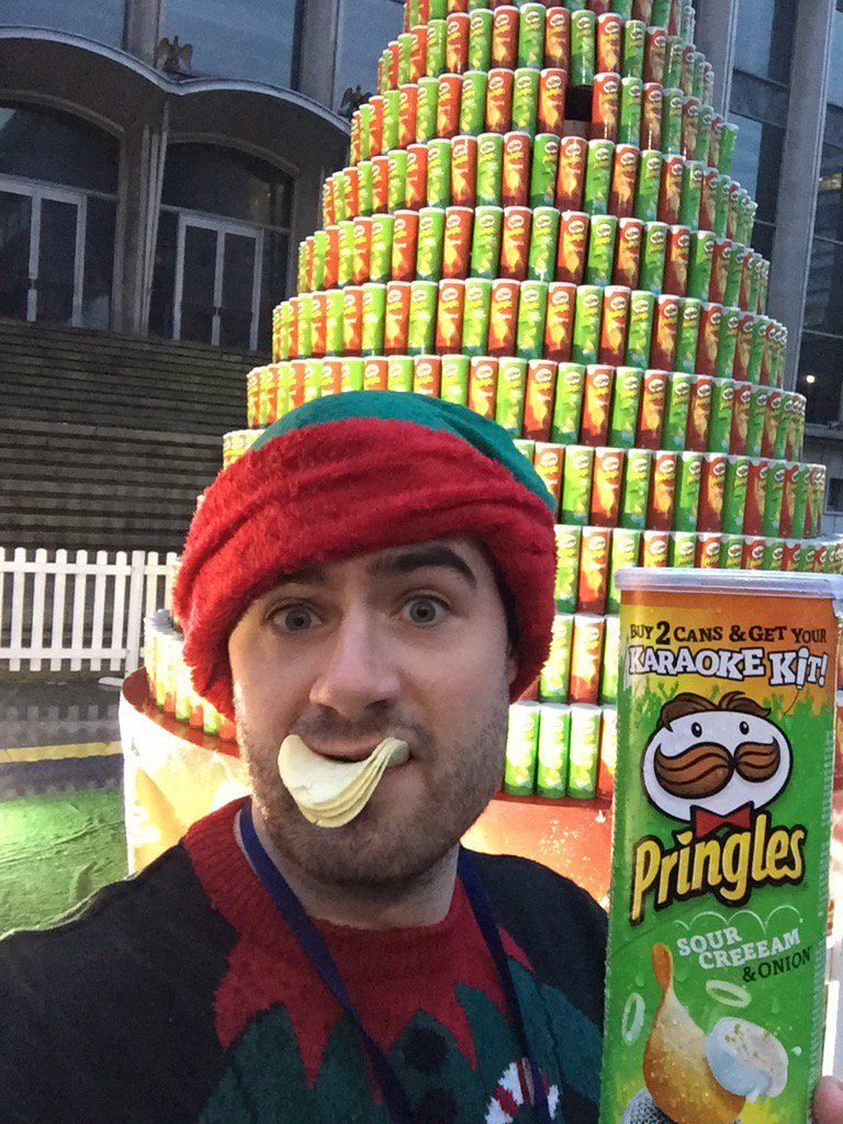 Goodiero's tweet photo. @Pringles_UK #MerryPringlesTree love some Pringles on Christmas Eve! https://t.co/hi9oHOywpG