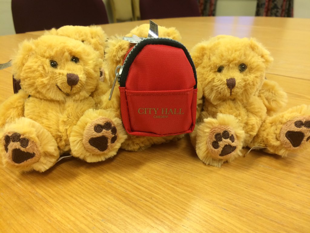 CityHallCardiff's tweet image. If you're passing city hall on this rainy Christmas Eve pop in and collect a free teddy as a stocking filler #8left