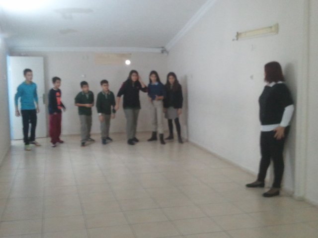 Oyun atölyemize devam :) Dikkat, hafıza ve stratejiyi anlatmak yerine deneyimlemelerini sağlamak daha etkili oluyor.