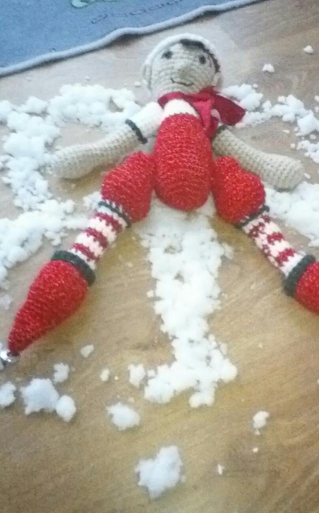 worduplancs's tweet image. Bob&apos;s shipped in some snow and making snow angels! #bobsback