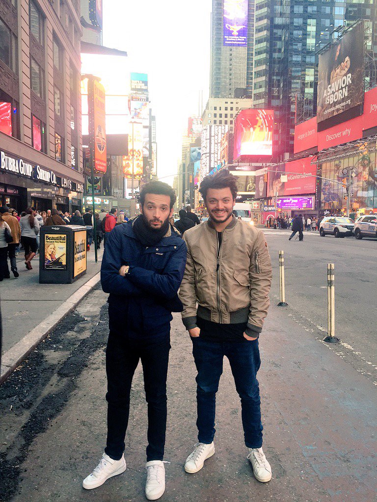 kevadamsss's tweet photo. Vous etiez hier pres de 3Millions devant #SodaTheEnd !! Merci bcp ! Adam &amp; Slim vous embrasse from NYC #BigLove 😁🇺🇸😘 https://t.co/bqEgawTl4s