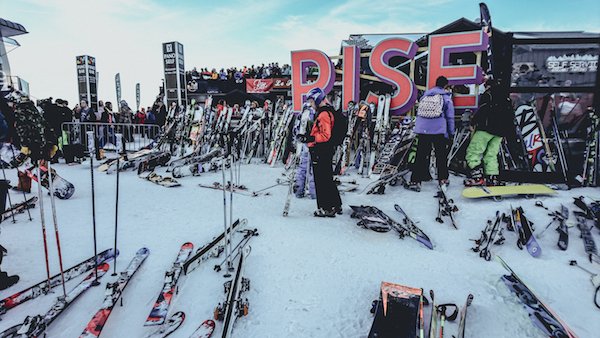 SonyMobileNews's tweet image. #XperiaZ5 takes to the slopes at @rise_festival 2015: bit.ly/1m7i2Qu #RISE2015