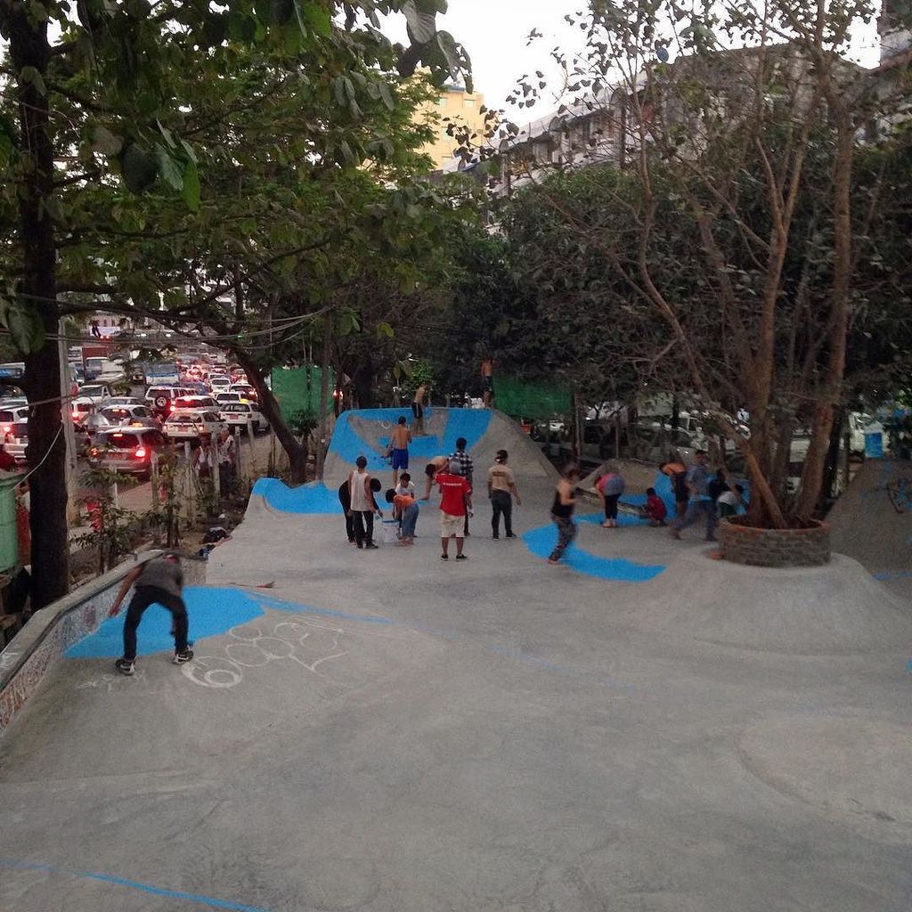 pushingmyanmar's tweet photo. Local youth laying down the first colors with @aptarts #PushingMyanmar https://t.co/4y2EX6GlnD https://t.co/WJzuBZ8ipp