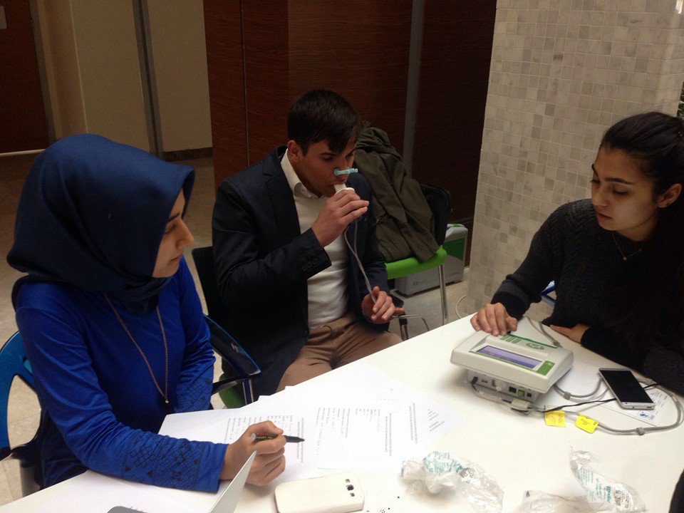 Sınırlı sayıdaki akciğer ölçümümüz için Tıp Fakültesi binasındayız. Kaçırmayın!  @ZirveUniversite